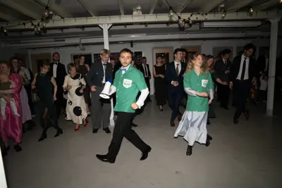 Bröllopsdans och lekar